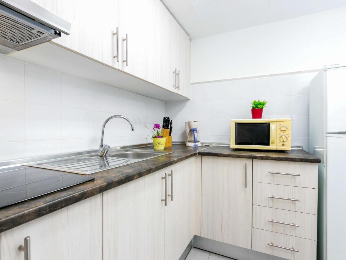 Center-2 By Interhome Roses